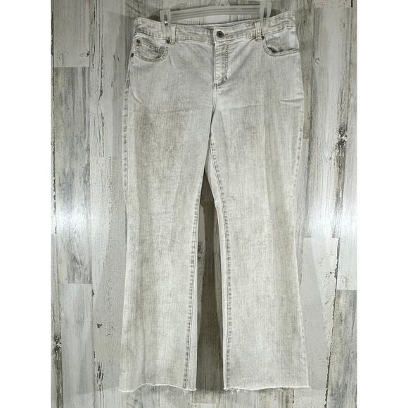 Chicos Platinum Denim Jeans Size 2 (34x30) Ultimate Fit Flare Leg Tan Wash READ - Picture 1 of 9